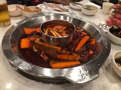 -DaLongYi Hot Pot 大龙燚火锅