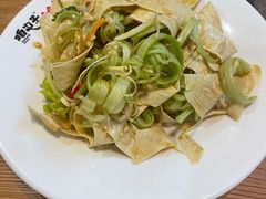 马家沟芹菜炝豆皮-咱屯子铁锅炖直营店(十三纬路店)