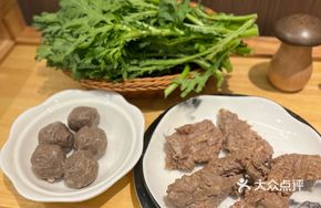 Signature Knife and Fork Beef