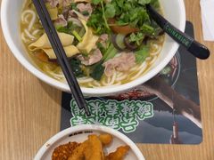 -蒙自源米线大王(花园城商场店)