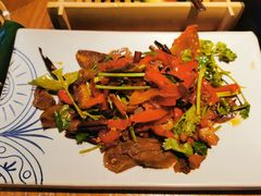 -云海肴·汽锅鸡·云南菜(天山百盛优客店)