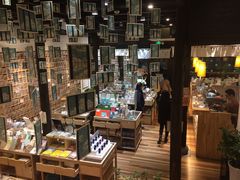 -猫的天空之城概念书店(杭州南宋御街店)