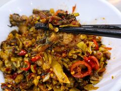 酸菜炒肉-红色湘菜馆(春风店)