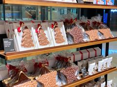 -Laderach 莱德拉(上海环贸iapm店)