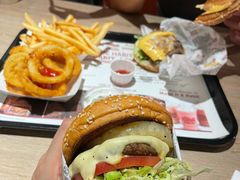 -The Habit Burger Grill 哈比特汉堡(复兴soho店)