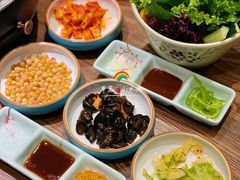 -明洞阿姨·韩式酱蟹烤肉·创意料理(三元桥店)