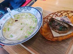 -头壹号  羊汤·饸饹面·大油条(嘉华店)