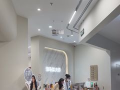 -HIMO海马体照相馆(上海华润CP静安店)