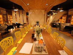 -新华里咖啡书吧(新华书店小寨店)