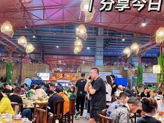 -三亚火车头万人海鲜广场