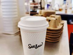 栀子花梨香拿铁-Seesaw Coffee(上海国金中心店)