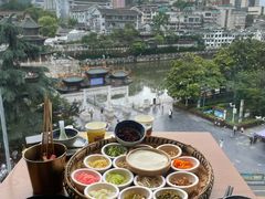 -包整·丝娃娃(一览甲秀楼风景店)