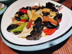 -松沪名灶·豆浆鱼头·新上海菜(飞航吾悦广场店)