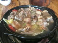 腊排骨加腊猪蹄中锅-阿婆情腊排骨火锅(金虹路店)