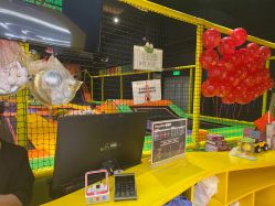 -蹦蹦跳跳(新奥购物中心店)