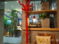 -HIGH FIVE哈福手工汉堡(桂林路店)