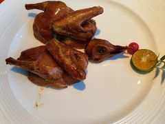 沙田玻璃乳鸽-馋遇江南·精致湖景雅宴(东方之门店)