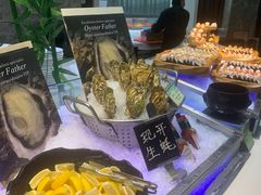 -亚洲国际大酒店·云顶阁旋转自助餐厅