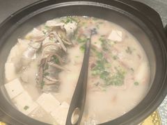-土砂锅生态山庄·非遗砂锅雅鱼