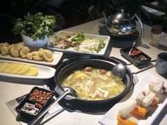 腊味煲仔饭-百年果林椰子鸡(中洲店)