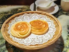 摩登粑粑-蔼若春.传承三十年云南菜(金碧公园店)