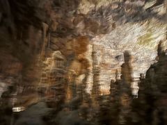 -波斯托伊纳溶洞