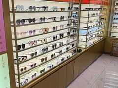 -爱视眸Eyeblling眼镜·依视路·蔡司镜片折扣店(百联南方商城购物中心)