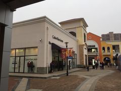-百联奥特莱斯广场(武汉盘龙店)