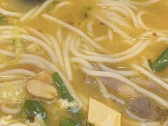 -花馬肆.云南过桥米线(汉神购物广场现场熬汤店)