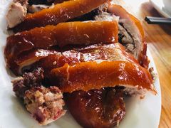 -黄记四更烤乳猪店