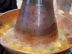 -果松木炭酸菜铜火锅·外婆参鸡汤