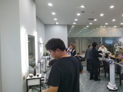 -藤野造型烫染·漂发