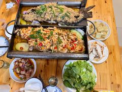 -宏兴烤鱼山庄(宣恩总店)