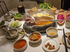 -左庭右院鲜牛肉火锅(金山万达店)