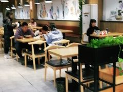 大堂-三好食堂(煎饺·馄饨·肉饼米线·盛世广场店)