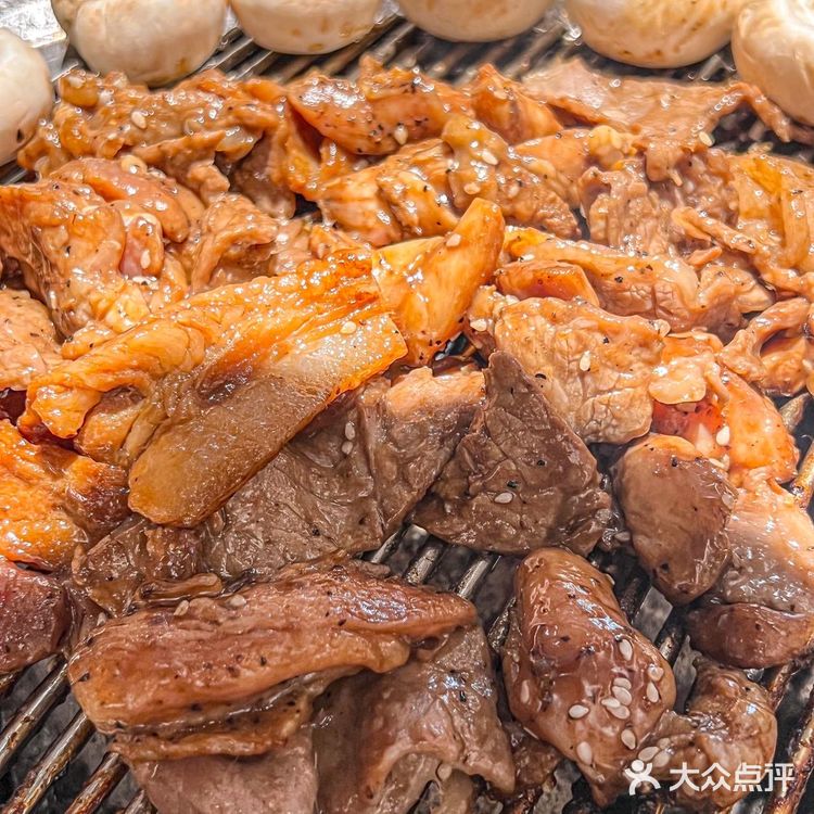 南京巷子美食|超正宗的炭火烤肉🥩