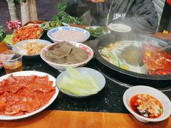 -重庆川渝肥妹火锅