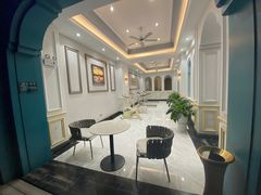 -芭黎人江景轻奢酒店(告庄西双景星光夜市店)