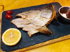 炭烧三文鱼头-囧吉香生蚝牛排馆(湖北路店)