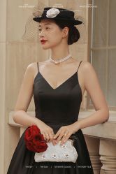 -现代经典婚纱摄影