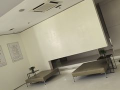 -卡罗酒店(东门晒布地铁站店)