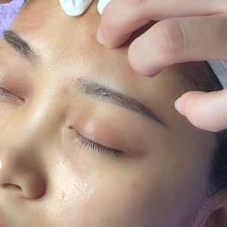 -一个差评成就的纹眉店