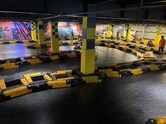 -极限PLAY运动娱乐新世界·团建派对潮玩休闲馆·室内蹦极高空游乐园