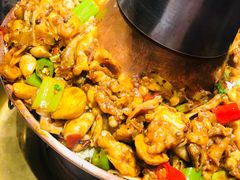 -沪小二炭火蛙锅(淮海中路美食不夜城店)
