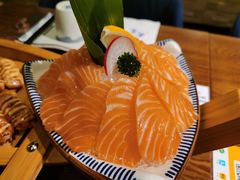 三文鱼刺身-花宴·日式料理