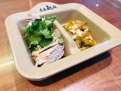 -亮亮面馆(经六路店)