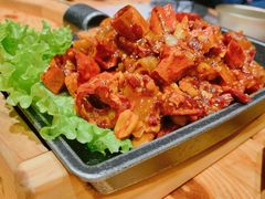 火辣猪肘铲-恩你小木屋米酒店(莱山店)