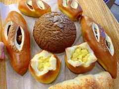 咖啡菠萝包-Dough&Joe团憩(瑞虹天地月亮湾店)