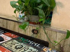 -扒虾小妹儿麻辣海鲜(宏图街店)