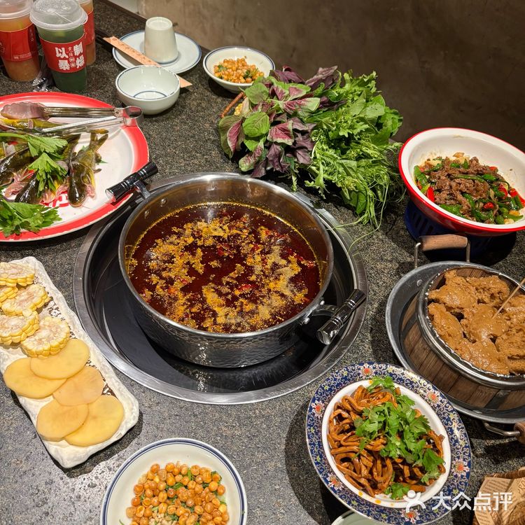 贵阳巨好吃的鱼火锅！就在南明河的独栋小院里